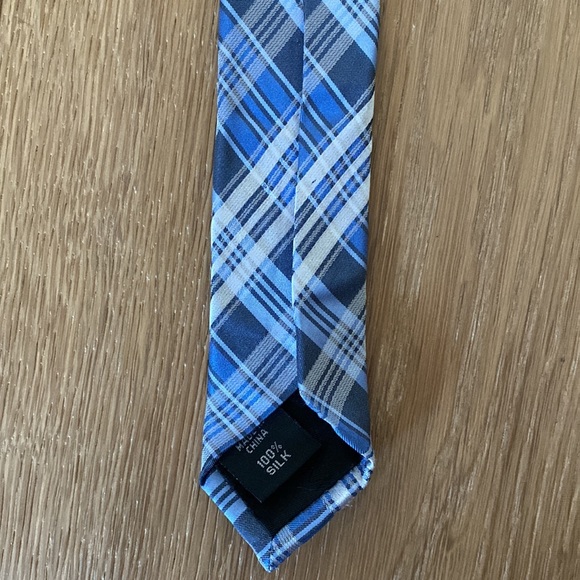 Calvin Klein Silk Tie - Picture 3 of 3